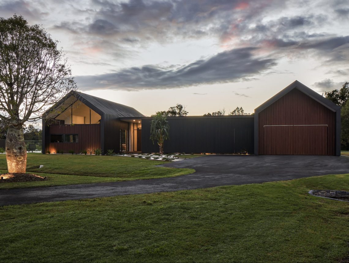 burleigh heads builders prize home in tallebudgera